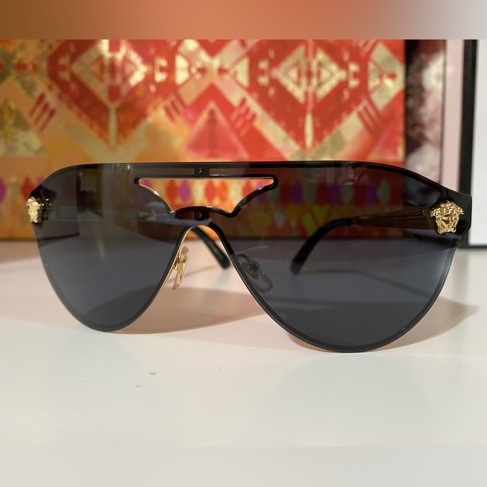 VERSACE SUNGLASSES